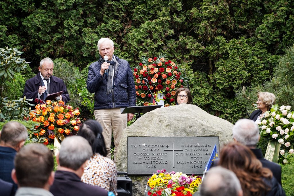 Gedenkfeier für die Ofer des NKWD-Lagers in Toszek (Polen) 2025
